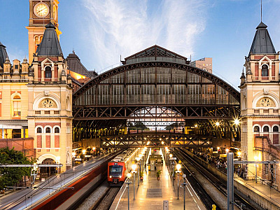 São Paulo recebe mais de 2,7 milhões de turistas estrangeiros e se consolida como principal portão de entrada do país em 2025