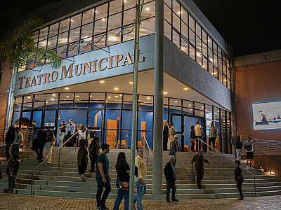 Teatro Municipal de São Sebastião recebe o musical infantil ‘As Heroínas do K-Pop’ neste domingo