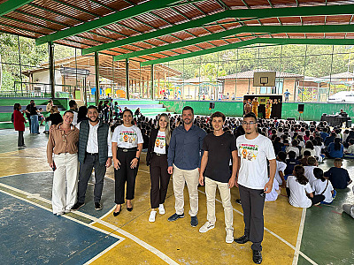 Teatro sobre educação financeira é apresentado para alunos em Ilhabela