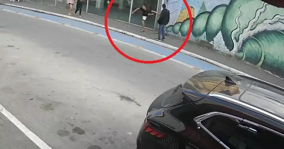 Aglomeração e desordem geram insegurança no centro de Ubatuba