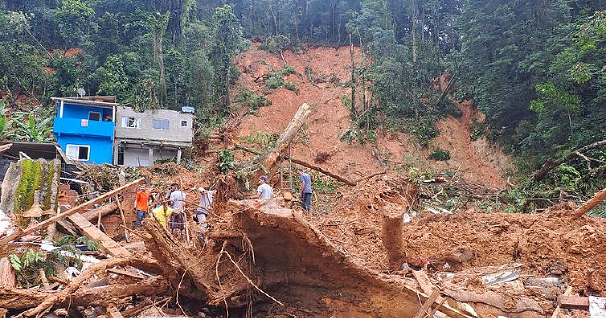 Tarcísio pede que turistas ainda não peguem as estradas
