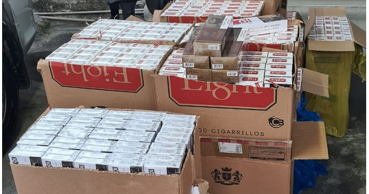 Idoso é preso com cigarros contrabandeados e armas em São Sebastião
