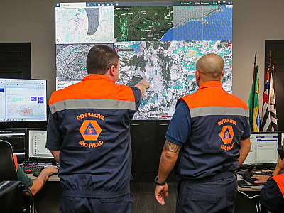 Defesa Civil alerta para fortes chuvas na região e monta gabinete de crise presencial