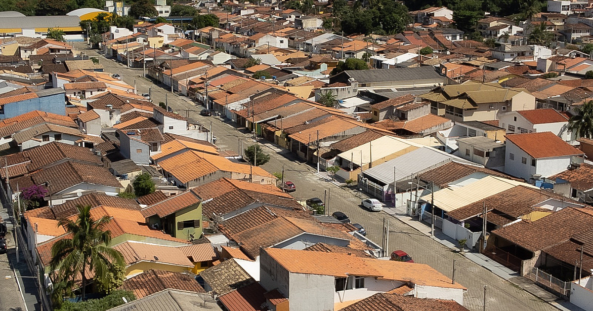 Prefeitura de São Sebastião beneficia 852 famílias com regularização fundiária e mais 525 processos estão em andamento