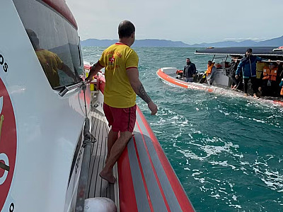 20 pessoas são resgatadas após bote afundar durante passeio para ver baleias em Ilhabela