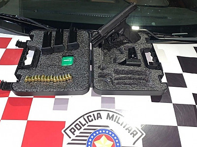 Polícia Militar prende dois homens por porte ilegal de arma em Ubatuba