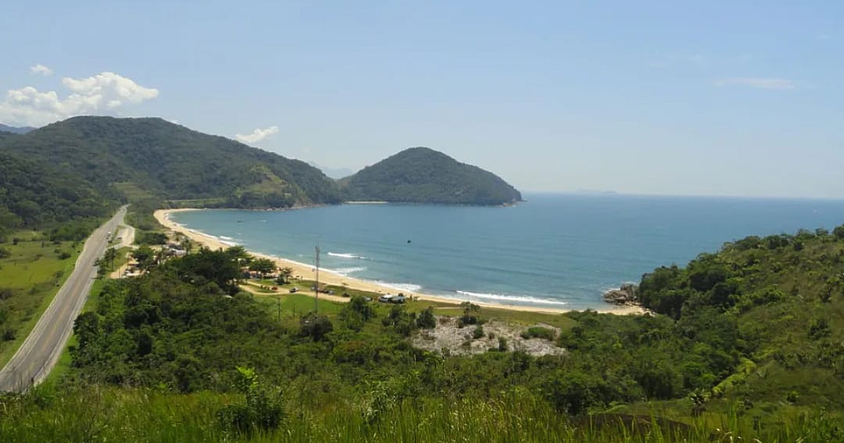 MPF quer demolição de quiosque e construções irregulares na Praia Vermelha do Norte