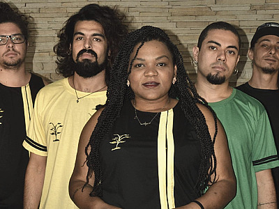 Banda “Energia Viva” pede o seu voto para carimbar passaporte do Lollapalooza 2024