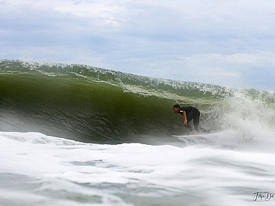 Massaguaçu vive dias especiais com a chegada de um bom "swell"