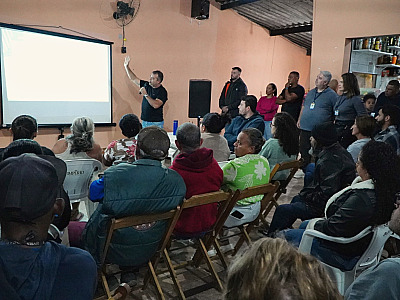 Prefeitura de São Sebastião realiza reunião comunitária de regularização fundiária com moradores da Barreira/Barreirinha