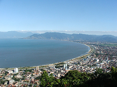 Primeiro fim de semana de outono deve ser com jeito de verão no Litoral Norte, diz a previsão do tempo