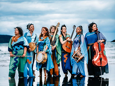 Sianinhas faz show em Ilhabela  para o pré-lançamento do álbum Marear