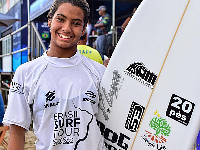 Surfista sebastianense é primeira bicampeã paulista Sub-18 na história do Hang Loose Surf Attack