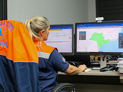 Defesa Civil do Estado alerta para chuvas intensas e fortes rajadas de vento no litoral Norte
