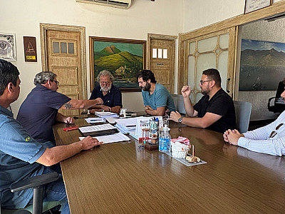 Toninho Colucci trata de demandas do Porto de São Sebastião em reunião com lideranças locais