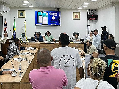 Em sessão polêmica Câmara aprova contas do prefeito Felipe Augusto de 2020 e 2021