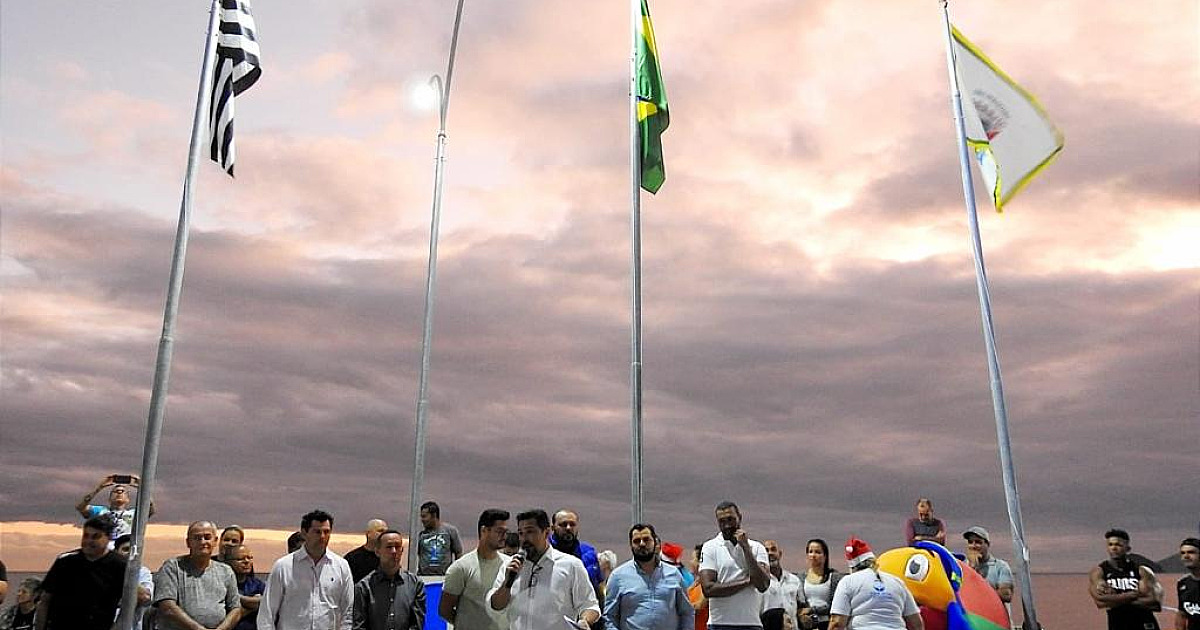 Prefeito Felipe Augusto inaugura Praça Pôr do Sol em Boiçucanga