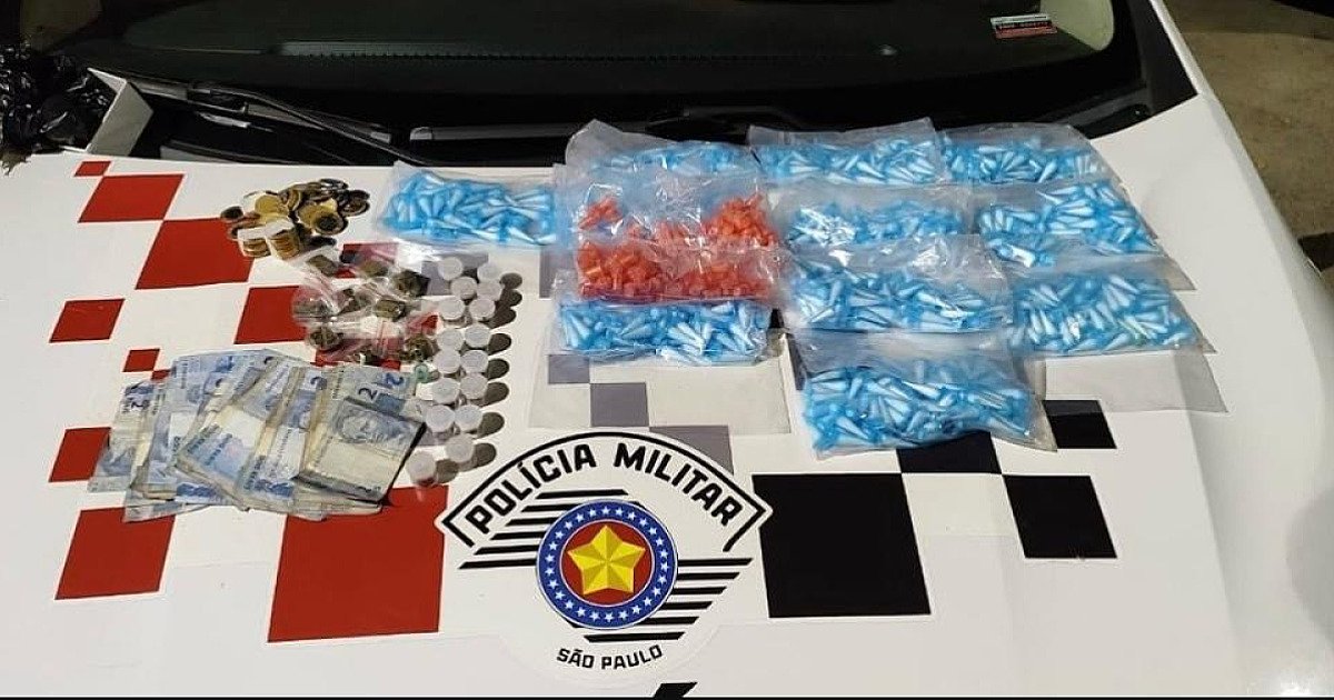 PM estoura “Casa Bomba” do tráfico e prende 3 em Ubatuba