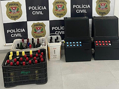 Caça-níqueis e bebidas suspeitas: operação conjunta fiscaliza bares na Costa Sul de São Sebastião