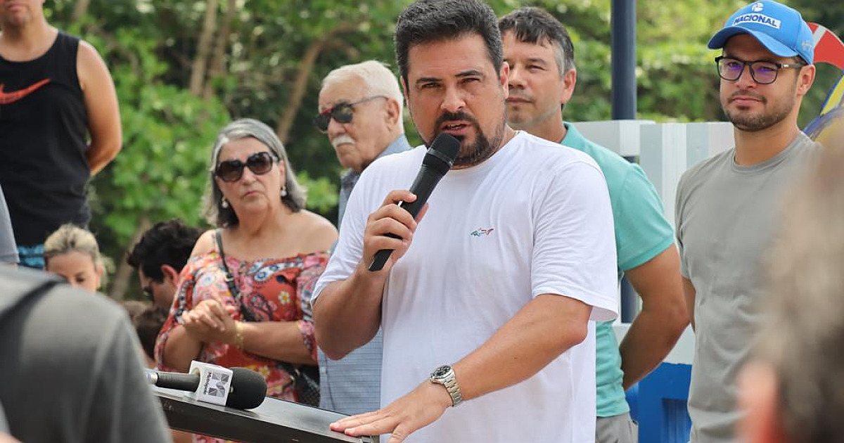 Prefeito de São Sebastião entrega revitalização da Praça da Praia Preta e presta homenagem a Luiz Fernando Mariano Ribeiro, ‘Butica’