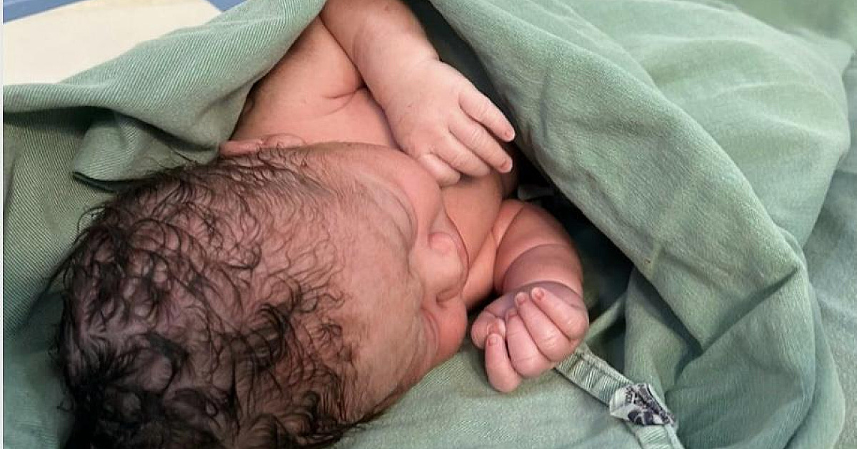 Nasceu Samuel, o bebê 10 mil em Ilhabela