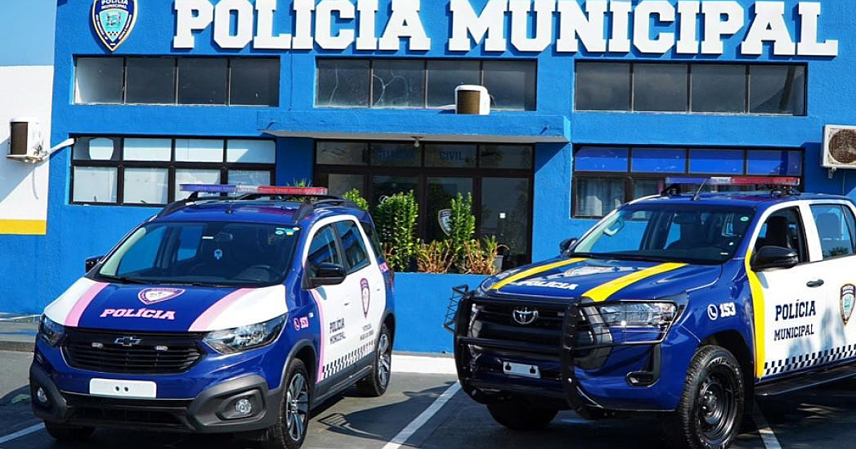 Filho agride mãe e ameaça policiais com faca em São Sebastião