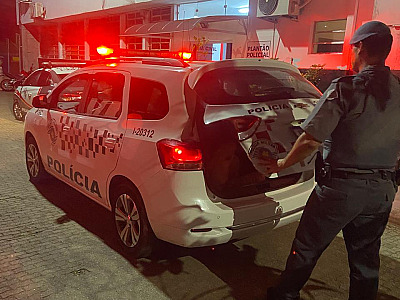 Homem agride idoso, ameaça companheira com faca e acaba preso em Ubatuba