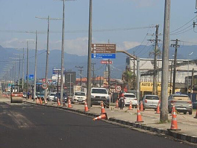 Obras na Rio-Santos em Caraguá avançam, mas motorista ainda precisa fugir dos congestionamentos