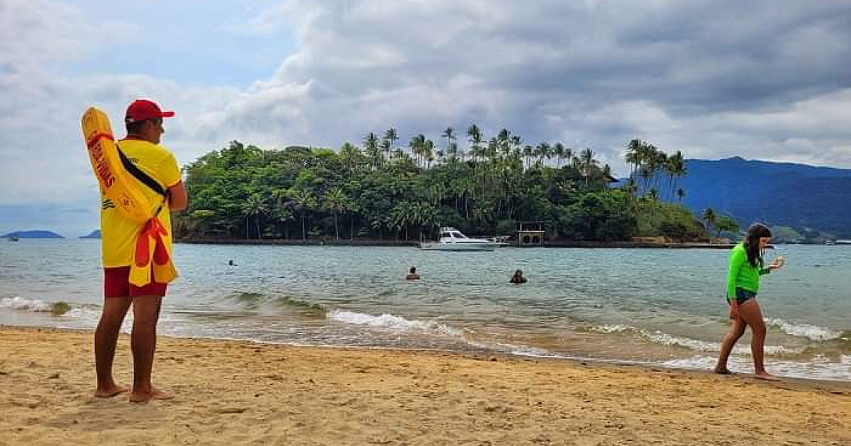 Em pouco mais de um mês, GVT's realizam 13 salvamentos nas praias de Ilhabela