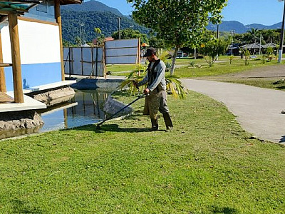 Região central de São Sebastião passa por serviços de manutenção urbana