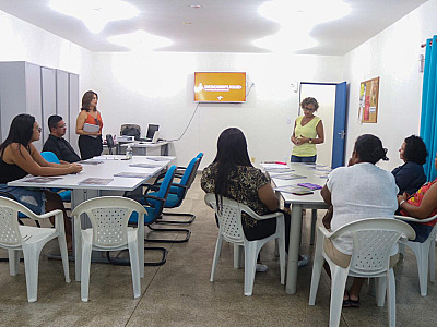 Prefeitura forma 50 alunos das primeiras turmas do curso ‘Descomplique’ de empreendedorismo