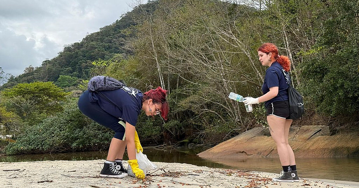 Praia do Porto Novo tem ação de limpeza e conscientização ambiental nesta quinta-feira