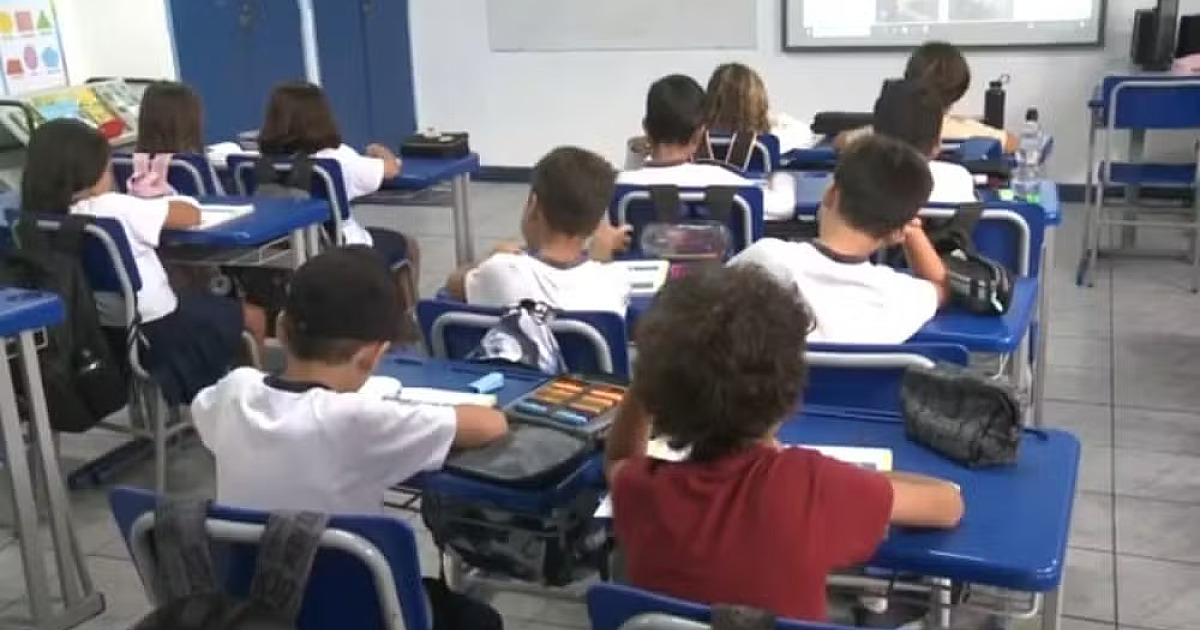 Lei que permite patrocínio em uniformes escolares em Caraguatatuba é suspensa pela justiça