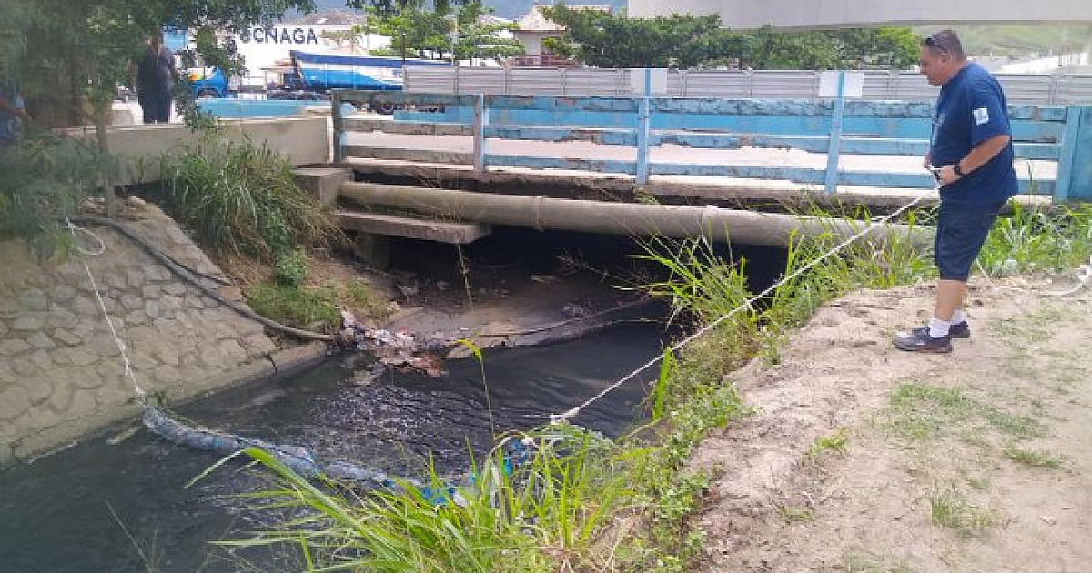 Divisão Socioambiental instala ecobarreira em alusão ao Dia do Rio