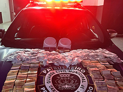 Procurado tenta subornar GCM com R$ 34 mil e acaba preso com drogas