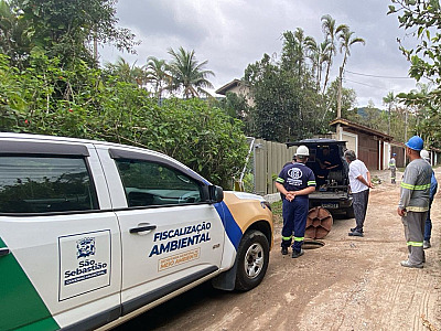 Ação integrada identifica lançamento irregular de esgoto em drenagem no bairro Barra do Sahy
