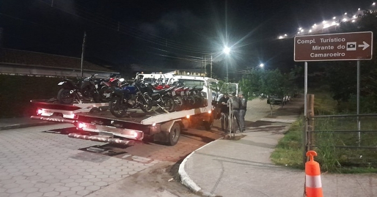 Polícia Militar apreende motocicletas usadas em manobras perigosas em Caraguatatuba