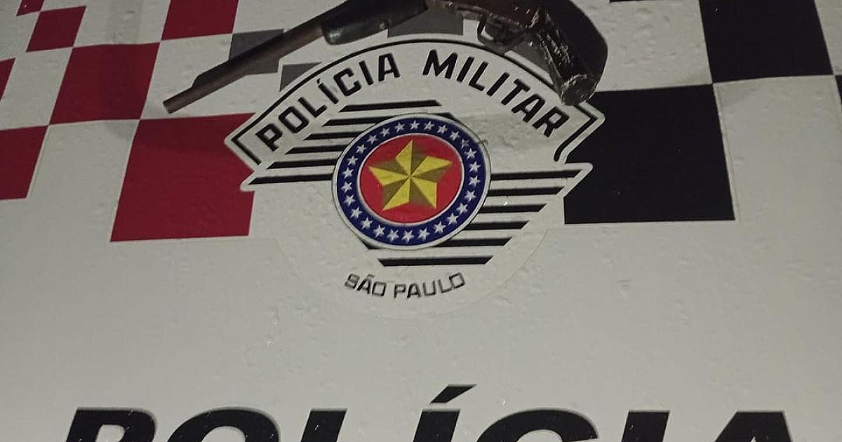 PM prende agressor de mulher com arma escondida em Caraguatatuba