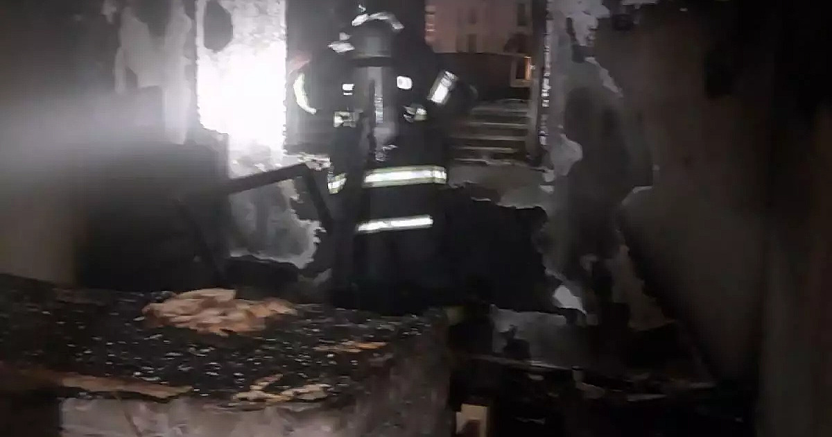 Incêndio atinge apartamento na Praia Grande, em Ubatuba