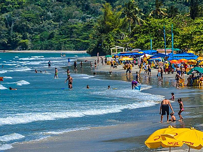 Homem morre afogado na praia de Maranduba