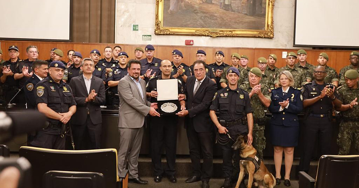 Felipe Augusto participa de homenagem à Guarda Civil Metropolitana por atuação na calamidade de fevereiro
