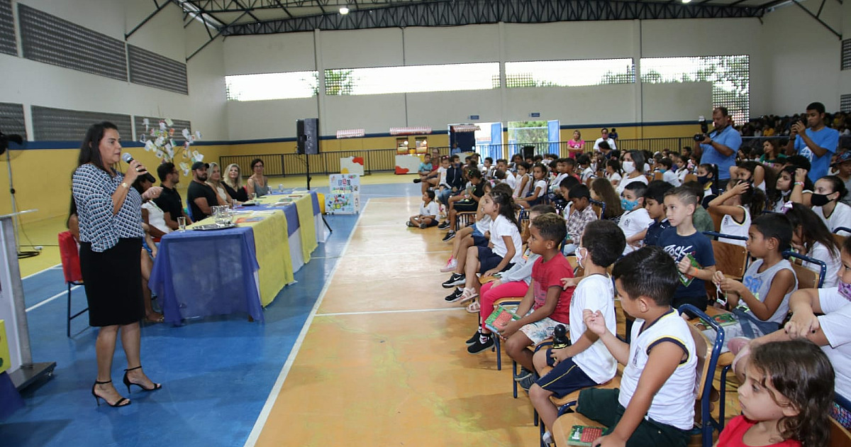 Cerimônia do projeto "Na Onda da Leitura" reúne mais de 400 alunos em seu lançamento em São Sebastião