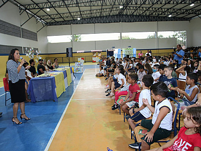 Cerimônia do projeto "Na Onda da Leitura" reúne mais de 400 alunos em seu lançamento em São Sebastião