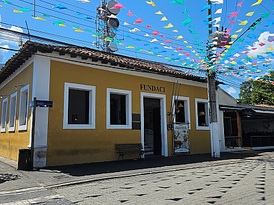 Exposição “Canoa Caiçara” celebra a cultura tradicional em Ilhabela e terá exibição de documentário na 12ª FLAI