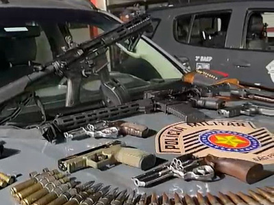 Grupo é preso com fuzil e 1,5 mil munições em Caraguá