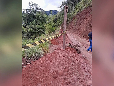 Com solos já saturados pelas precipitações recentes, a região apresenta alto risco de transbordamento de rios.