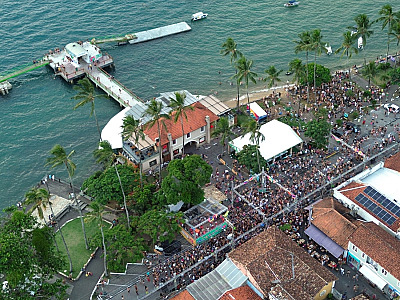 CarnaIlha em Dobro entra na segunda semana e leva folia para bairros e praias de Ilhabela a partir deste sábado (14)