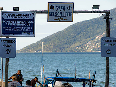 Prefeitura de São Sebastião reforça a proibição de pesca e natação no píer do bairro São Francisco