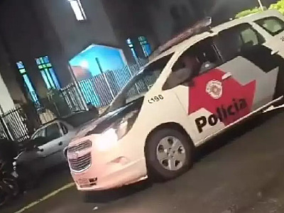 Mulher é assassinada a tiros dentro de comércio em Ubatuba