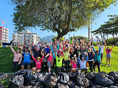 Mutirão da Semana do Meio Ambiente retira mais de 1,3 tonelada de lixo em Caraguatatuba
